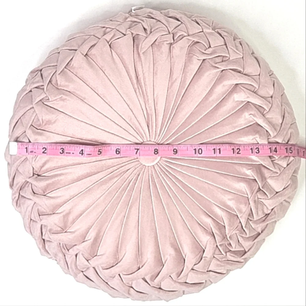 New Round Pintuck Pillow